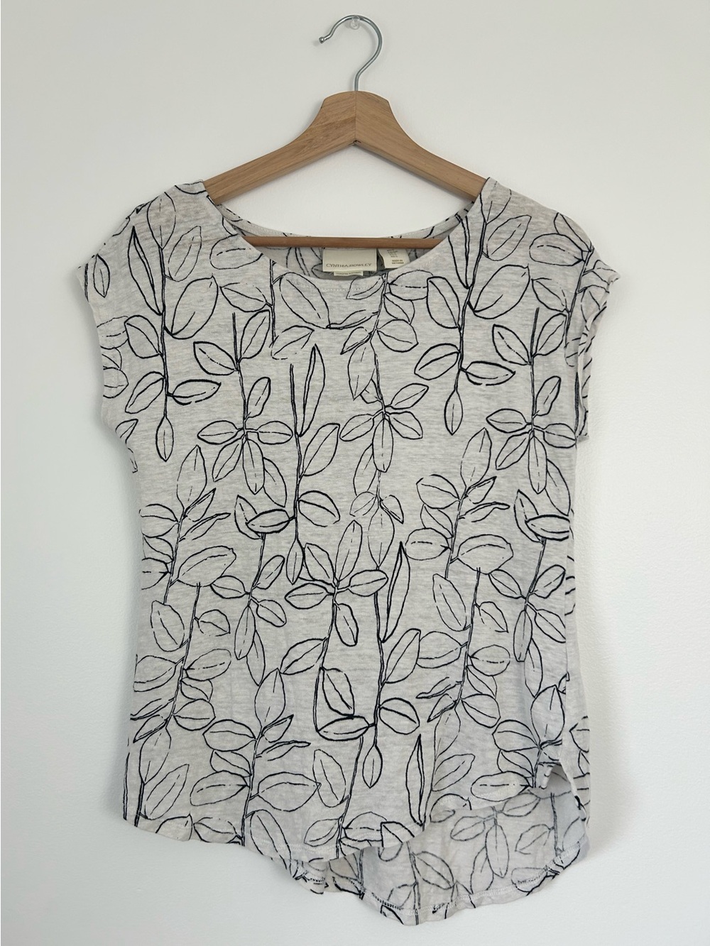 Cynthia Rowley 100% Linen Asymmetrical White Tee with Black Leaf Print | Small